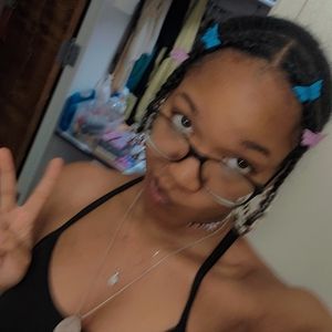 Meet your Posher, Cayla